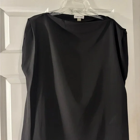 Calvin Klein size large - Picture 4 of 4